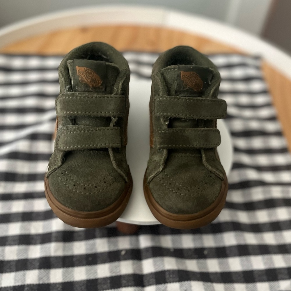 TODDLER SK8-MID REISSUE V SHERPA SHOE Toddler size 6